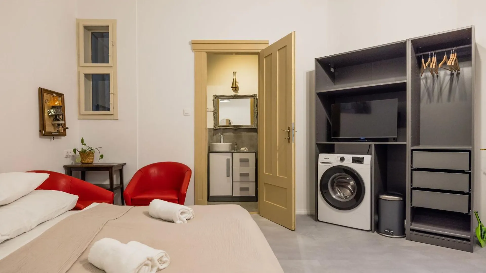 Budapestayz - Baross Apartments בודפשט
